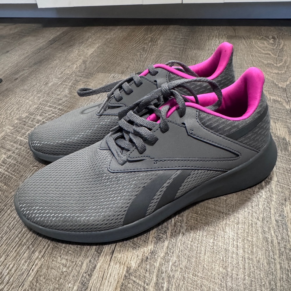 Reebok Women's Gray and Pink Sneakers SZ 7 Women’s